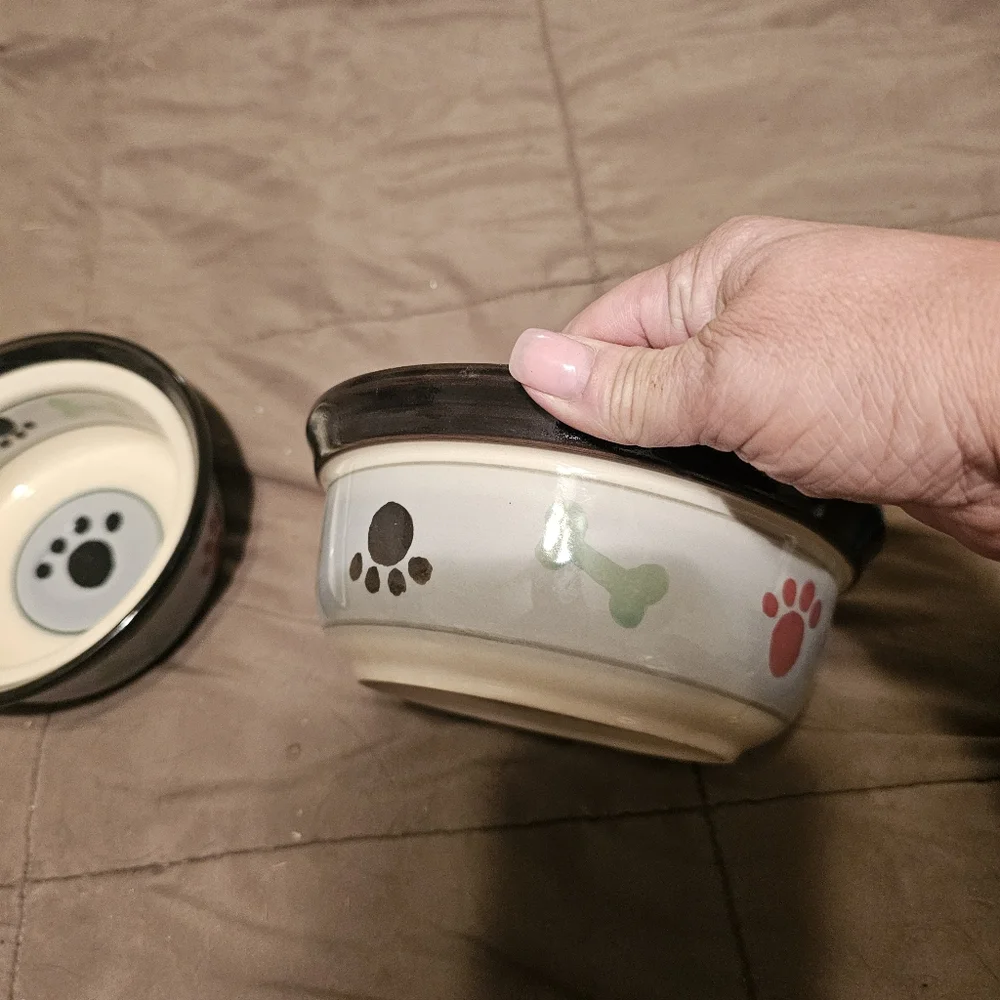 Pet Bowls with Paw Print Design